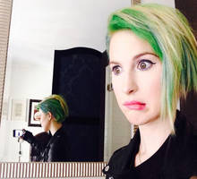 Paramore's Hayley WIlliams dyes her hair bright green - Get the look